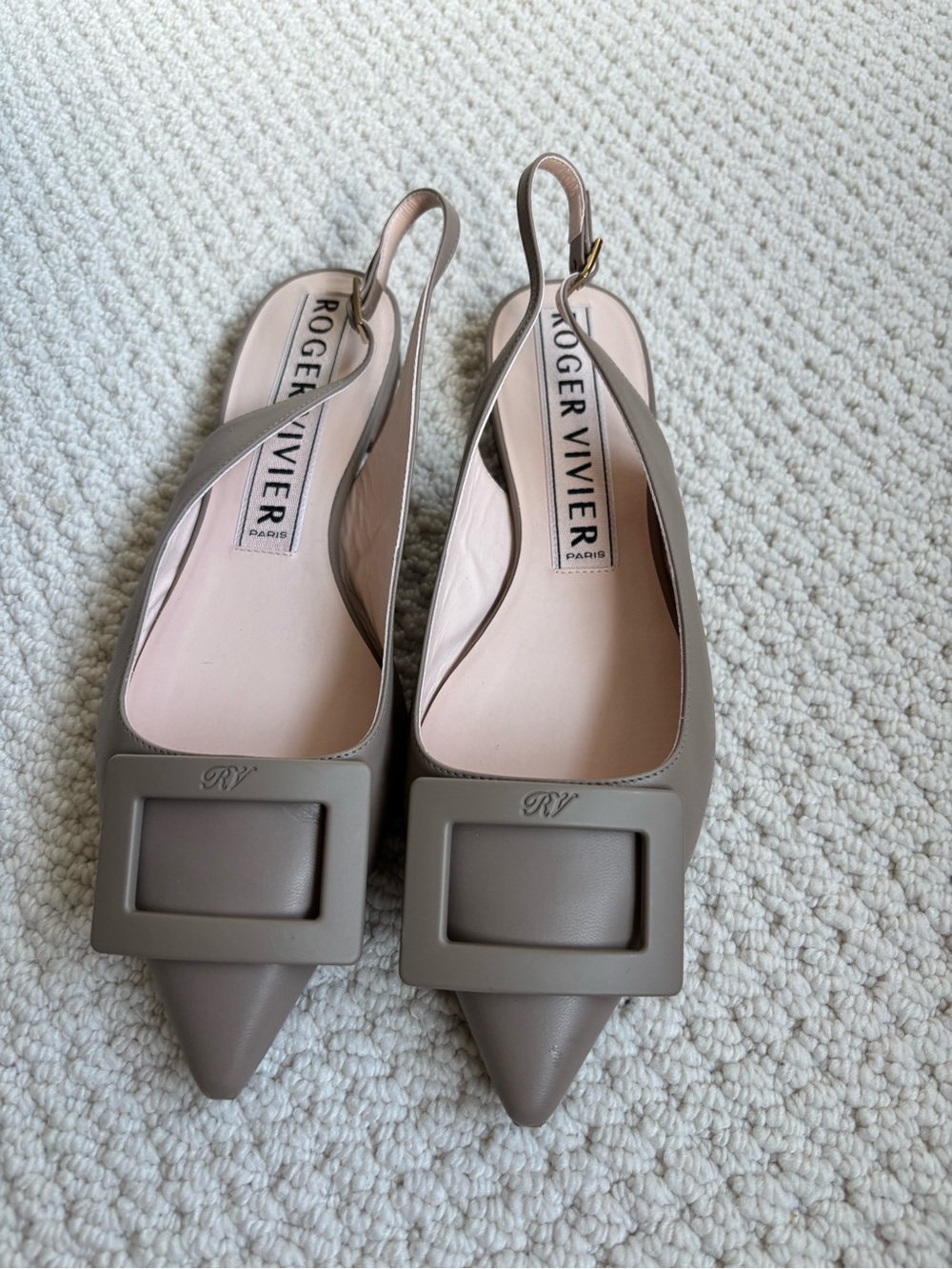 Roger Vivier Taupe Leather Slingback Flats with Signature Buckle sze 38.5